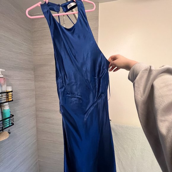 Zara's Blue Satin Dress with Open Back and a Rhinestone Strip, XS - Picture 4 of 5
